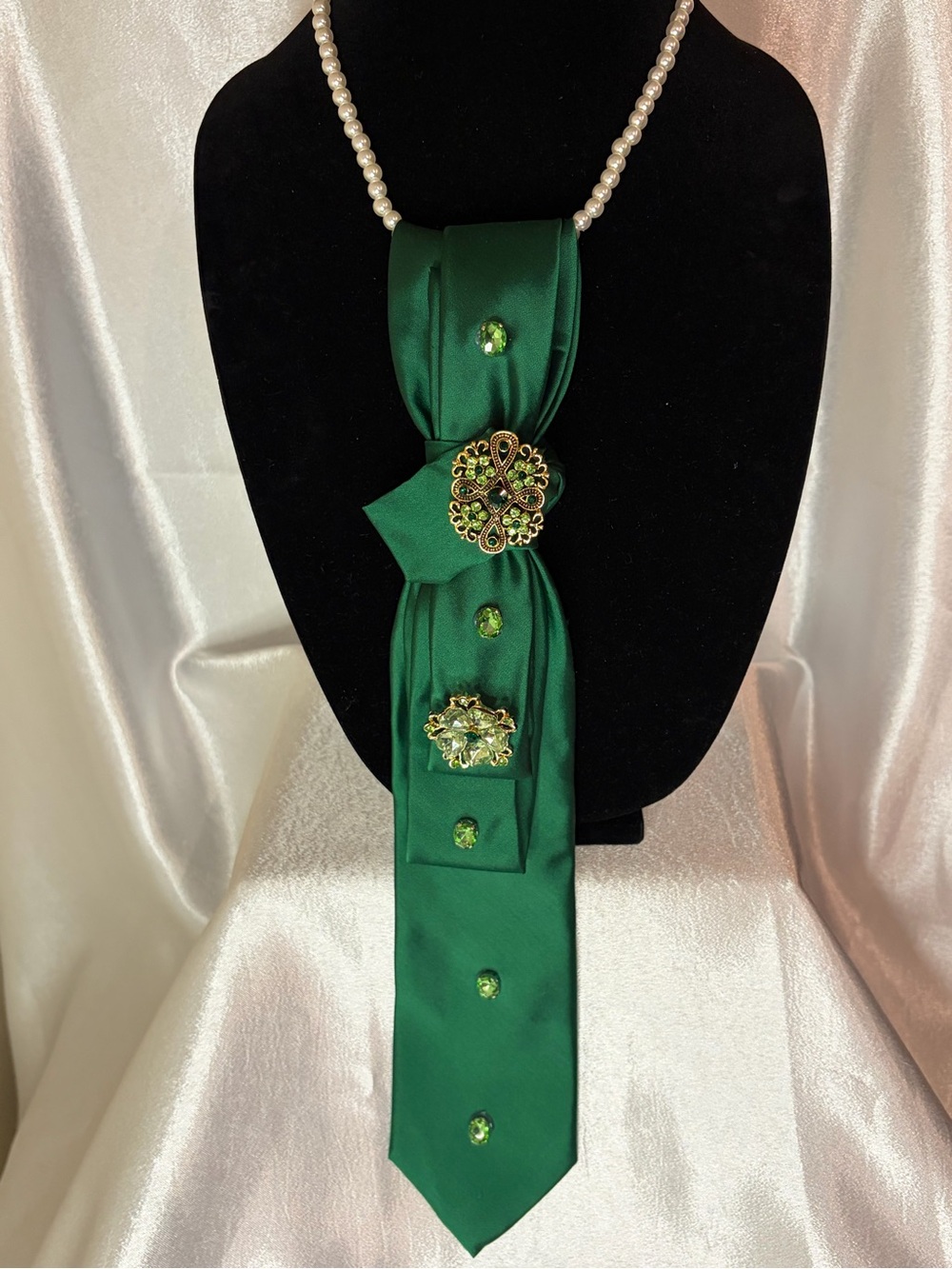 Murano Emerald Green Satin Necklace Scarf with Gold Accents